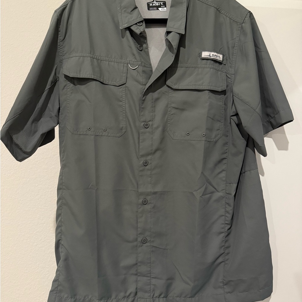 Habit Men's Gray Short Sleeve Fishing Shirt (Never Worn)